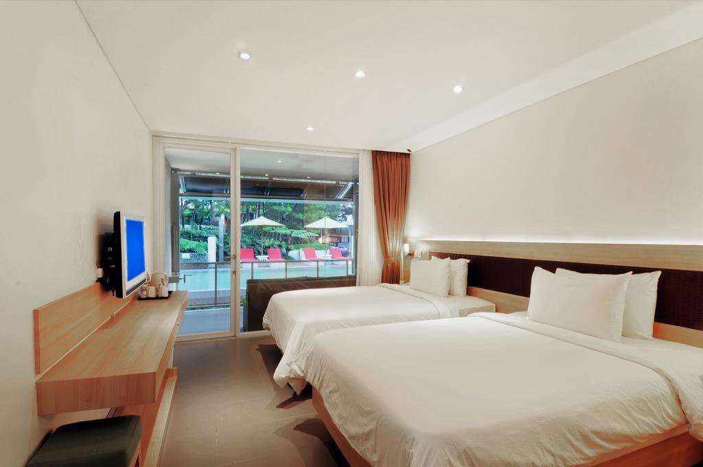 Bumi Bandhawa Hotel Бандунг Екстериор снимка