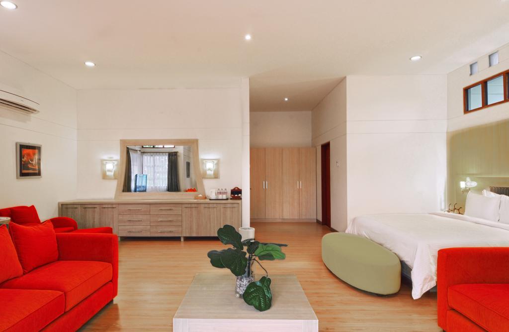 Bumi Bandhawa Hotel Бандунг Екстериор снимка