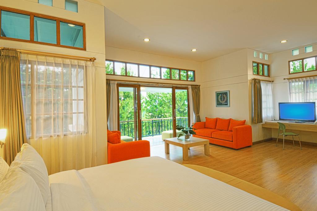 Bumi Bandhawa Hotel Бандунг Екстериор снимка