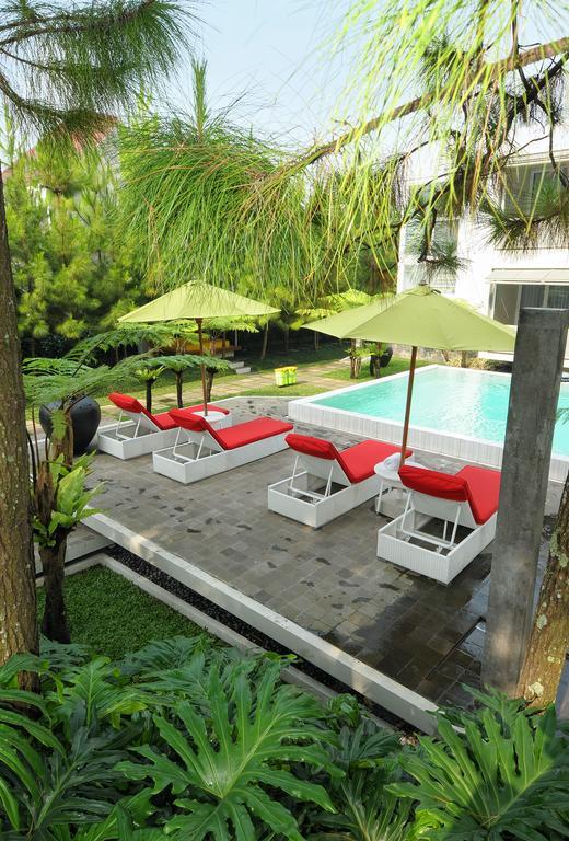 Bumi Bandhawa Hotel Бандунг Екстериор снимка