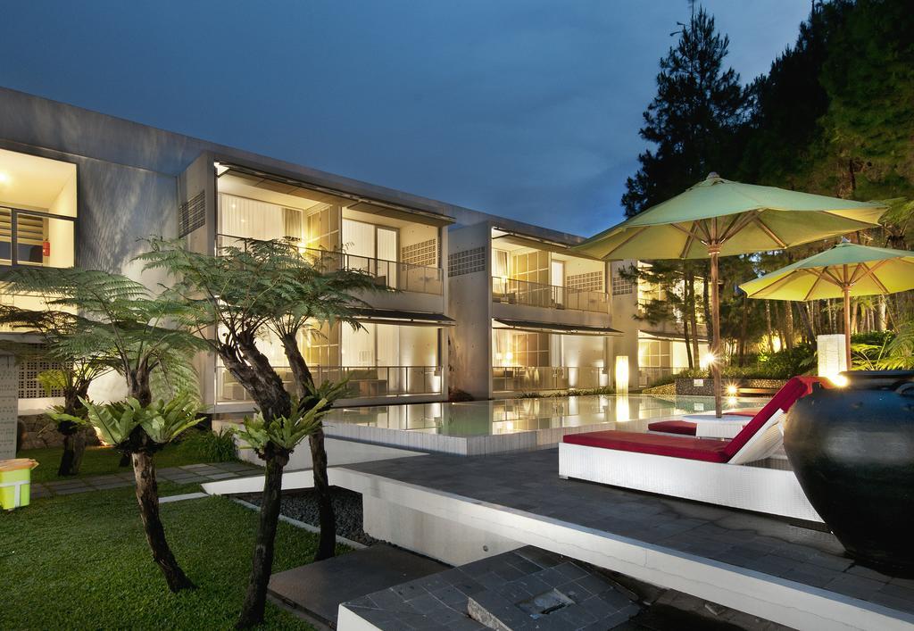 Bumi Bandhawa Hotel Бандунг Екстериор снимка