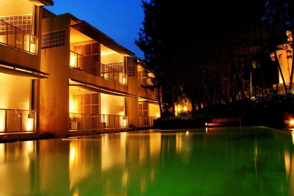 Bumi Bandhawa Hotel Бандунг Екстериор снимка