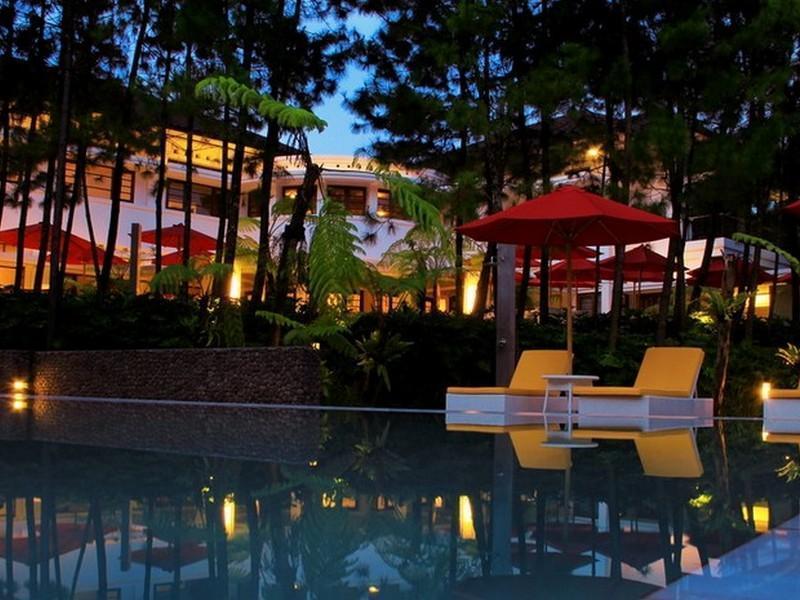 Bumi Bandhawa Hotel Бандунг Екстериор снимка